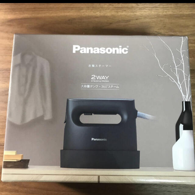 Panasonic(パナソニック)の【お値引き中】パナソニック衣類スチーマー　ダークグレー　NI-CFS770-H  スマホ/家電/カメラの生活家電(アイロン)の商品写真