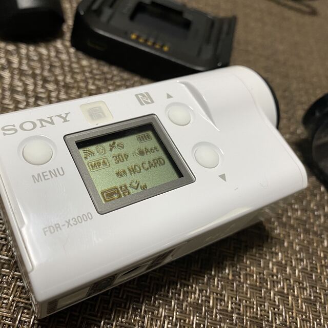 SONY(ソニー)のSony アクションカメラ FDR-X3000 （R）リモコン付き スマホ/家電/カメラのカメラ(ビデオカメラ)の商品写真