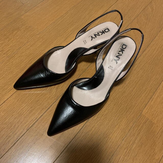 レディースDKNY 黒　パンプス　USサイズ6