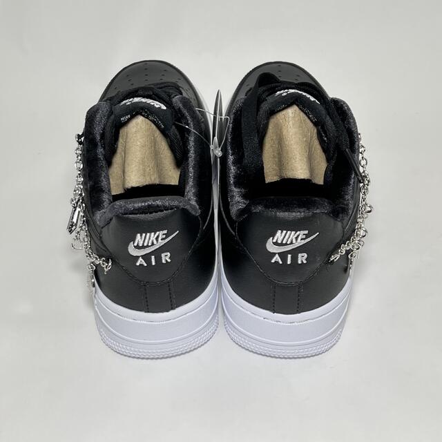 【新品】24㎝　NIKE WMNS AIRFORCE1 ブラックペンダント