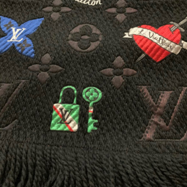 ルイヴィトン LouisVuitton エシャルプ ロゴマニア マフラー