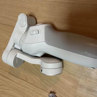 DJI OM 4 SE ハンドヘルドスマートフォンジンバルの通販 by skskrtk