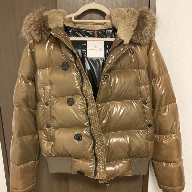 MONCLER(モンクレール)のモンクレール ブルガリ  1サイズ　メンズ　ブラウン メンズのジャケット/アウター(ダウンジャケット)の商品写真