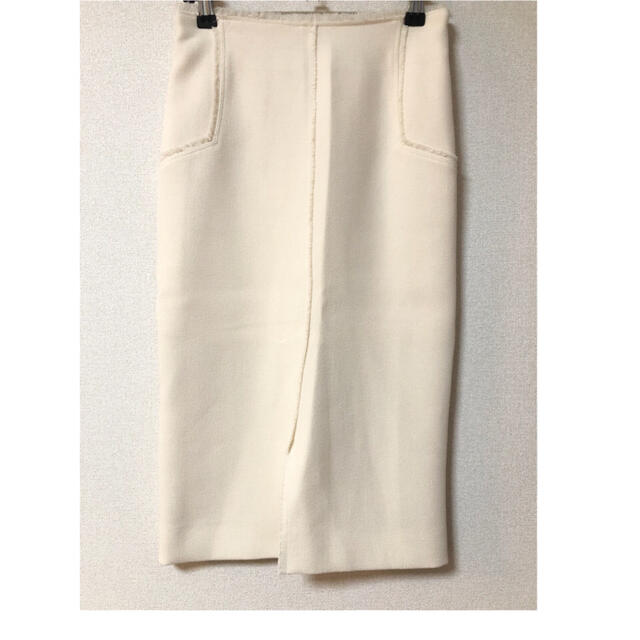 LE CIEL BLEU(ルシェルブルー)のLE  CIEL  BLUEフロントセンタースリットタイトスカート白ホワイトS レディースのスカート(ひざ丈スカート)の商品写真