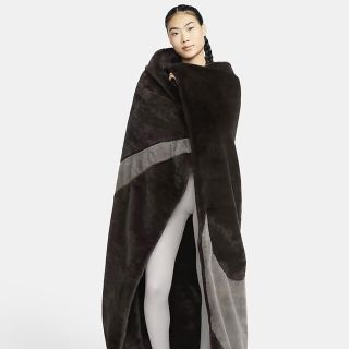 ナイキ(NIKE)のNIKE WMNS  FAUX FUR BLANKET ブランケット　ナイキ　(毛布)