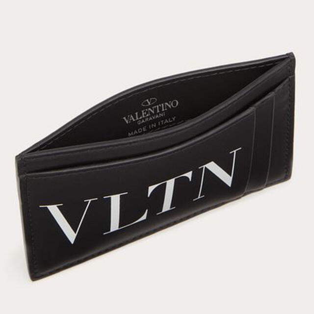 VALENTINO(ヴァレンティノ)の[新品]21年新作　VALENTINO VLTN レザーカードケース 8CC メンズのファッション小物(名刺入れ/定期入れ)の商品写真