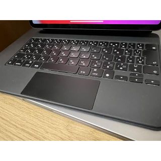 アップル(Apple)の21/7月購入　使用数回美品11インチ　Magic Keyboard  日本語 (iPadケース)