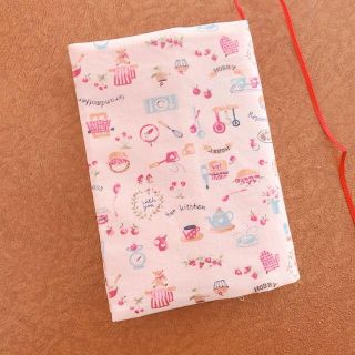 【文庫本用】手作りカフェ キッチングッズ柄　ブックカバー　ハンドメイド(ブックカバー)