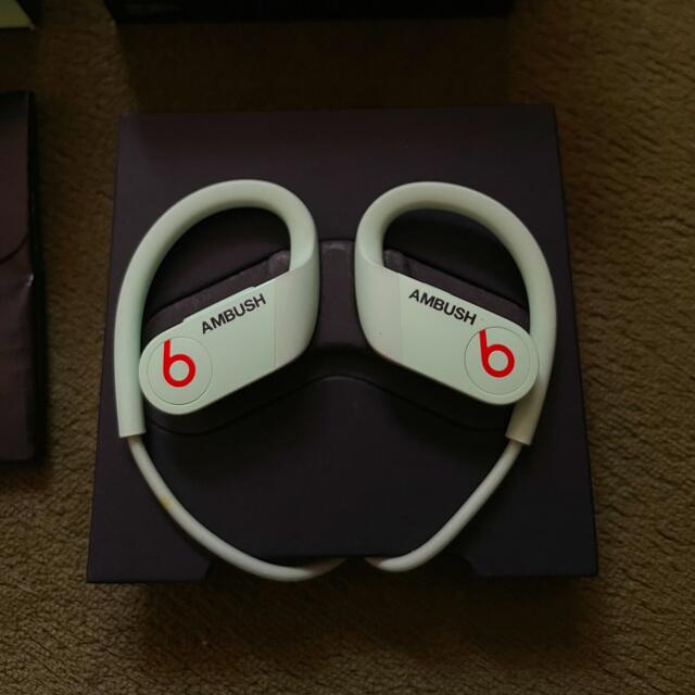 Beats by Dr Dre(ビーツバイドクタードレ)の激レア！AMBUSH BEATSワイヤレスイヤホン　即完売品 スマホ/家電/カメラのオーディオ機器(ヘッドフォン/イヤフォン)の商品写真