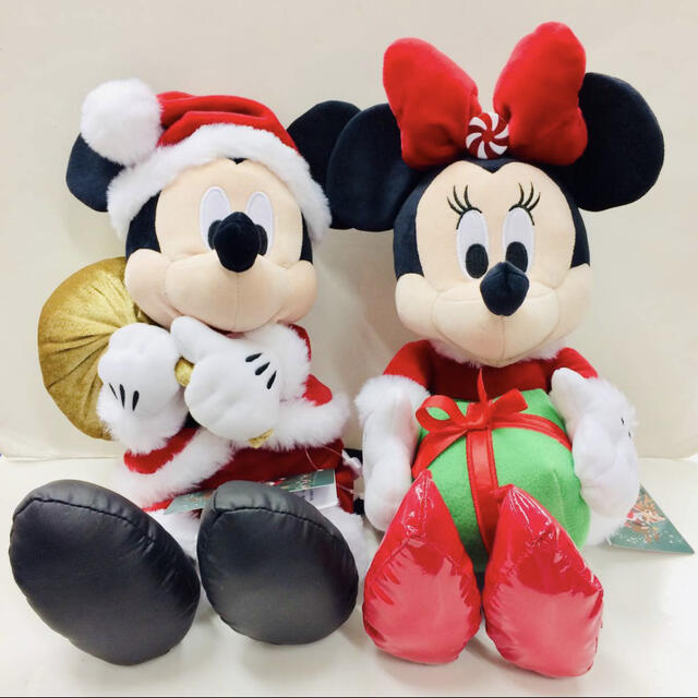 ディズニーストア即日完売サンタミッキーミニーぬいぐるみ　ディズニークリスマス | フリマアプリ ラクマ