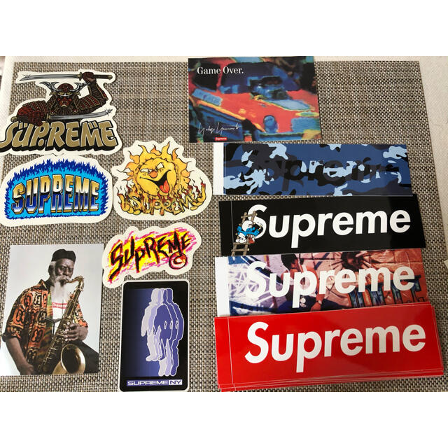 Supreme(シュプリーム)のsupreme ステッカー  セット スマーフ  エンタメ/ホビーのコレクション(ノベルティグッズ)の商品写真