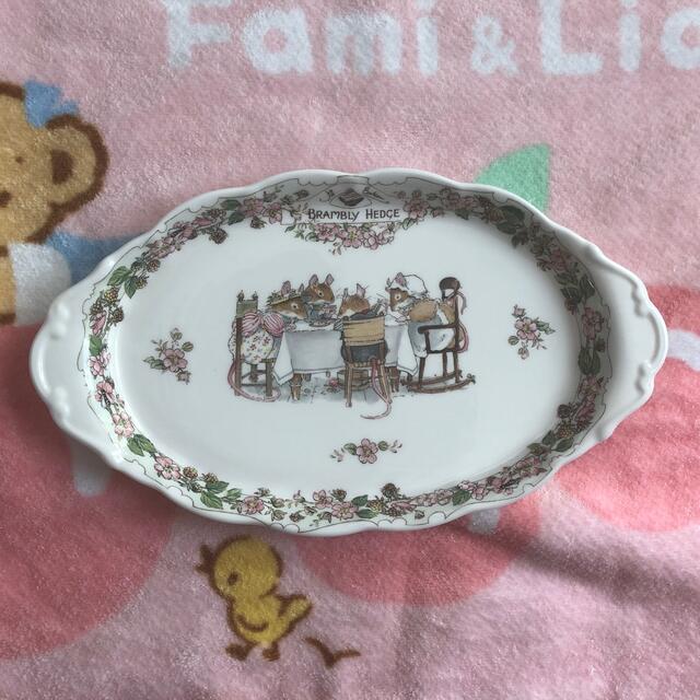 Royal Doulton(ロイヤルドルトン)のロイヤルドルトン☆Royal Doulton  ブランベリーヘッジ  トレイ インテリア/住まい/日用品のキッチン/食器(食器)の商品写真