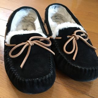 アグ(UGG)のUGG ダコタ　モカシン　黒(スリッポン/モカシン)