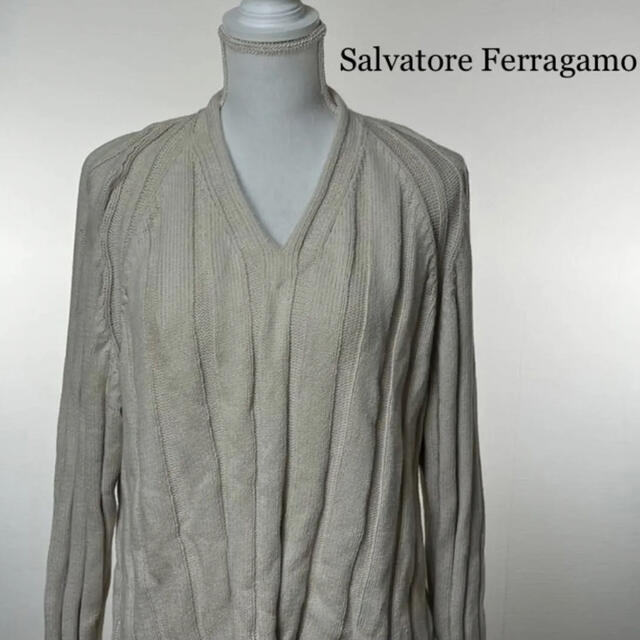 Salvatore Ferragamo(サルヴァトーレフェラガモ)のC1 サルバトーレ　フェラガモ　オフホワイト　ニット　コットンニット　綿 レディースのトップス(ニット/セーター)の商品写真