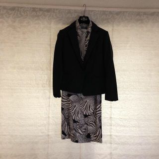 サルヴァトーレフェラガモ(Salvatore Ferragamo)のソールドアウトm(_ _)m♡フェラガモ ♡シルクワンピース　38J(ひざ丈ワンピース)