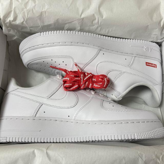 Supreme(シュプリーム)のSupreme®/Nike® AF1 エアフォース1 28cm 白 メンズの靴/シューズ(スニーカー)の商品写真