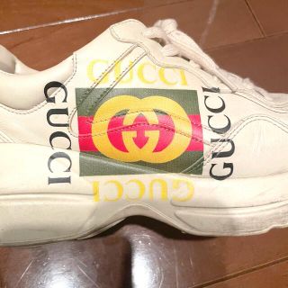 グッチ(Gucci)のグッチロゴレザースニーカー(スニーカー)