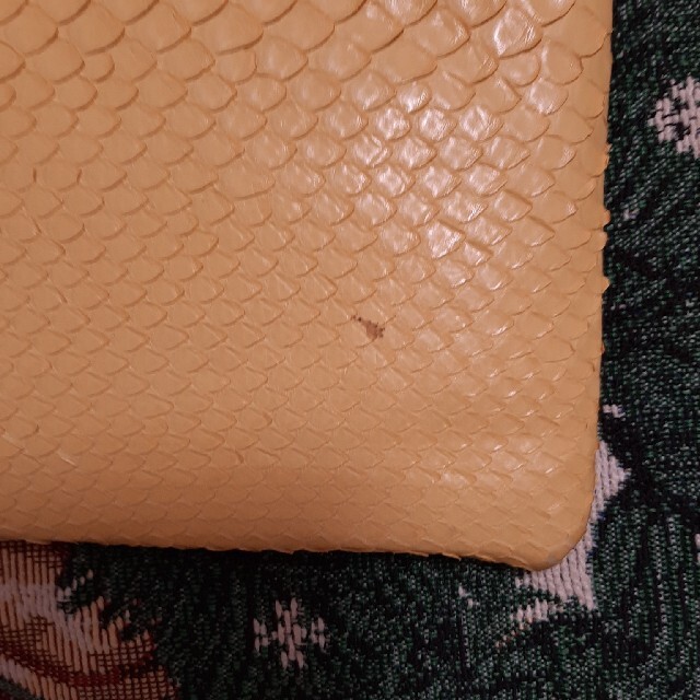 ATAO(アタオ)のATAO リモ　パイソン　サフランイエロー レディースのファッション小物(財布)の商品写真