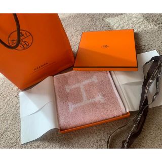 エルメス(Hermes)の【値下げ中‼️】Hermes アヴァロンのハンドタオル　ピンク(ハンカチ)