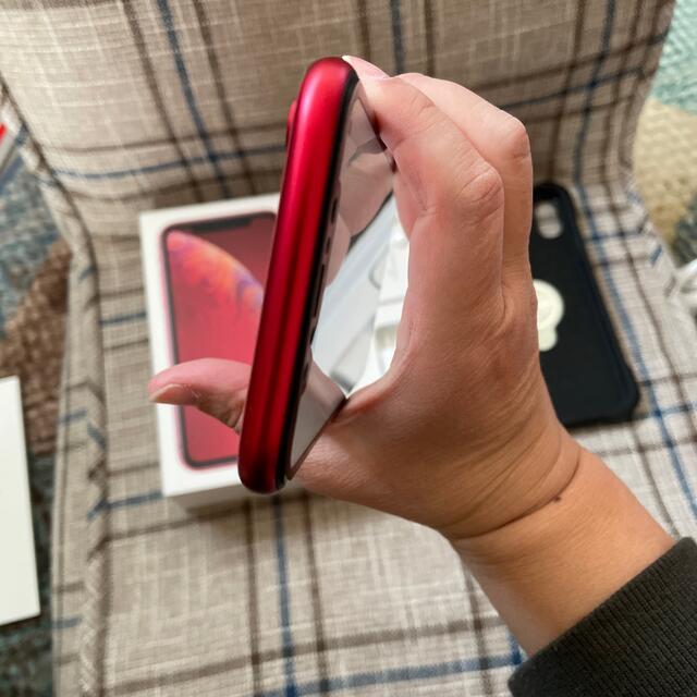 iPhone(アイフォーン)のyuri様専用iPhone xr red 256GB スマホ/家電/カメラのスマートフォン/携帯電話(スマートフォン本体)の商品写真