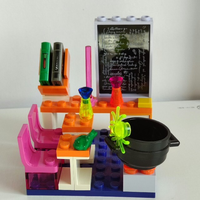 Lego(レゴ)のレゴ4721 ハリー・ポッター ホグワーツの教室  エンタメ/ホビーのフィギュア(その他)の商品写真