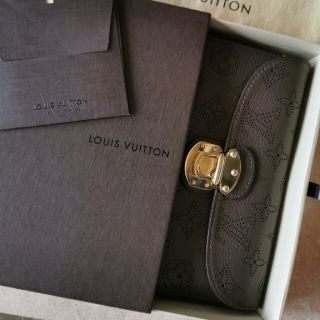 ルイヴィトン(LOUIS VUITTON)のLOUISVUITTON　ポルトフォイユ　マヒナ　アメリア　長財布(財布)