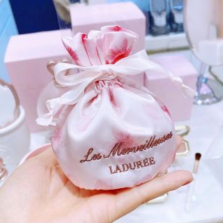 ラデュレ(LADUREE)のラデュレ限定 サクラチーク巾着(ポーチ)