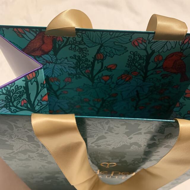 クレ・ド・ポー ボーテ(クレドポーボーテ)のクレドポーボーテ　クリスマス紙袋2021限定 レディースのバッグ(ショップ袋)の商品写真