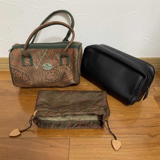 ETRO(エトロ)のエトロのポーチと巾着とマックスマーラーのポーチの3点セット レディースのファッション小物(ポーチ)の商品写真