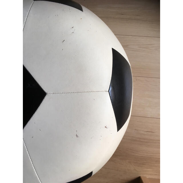 サッカーボール型デザイン椅子イス家具インテリア雑貨店舗オブジェ装飾部屋スポーツ インテリア/住まい/日用品の椅子/チェア(スツール)の商品写真