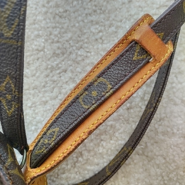 LOUIS LOUIS VUITTON アマゾン 斜め掛けショルダーバッグの通販 by スヌーピー｜ルイヴィトンならラクマ VUITTON - ルイヴィトン 好評高評価