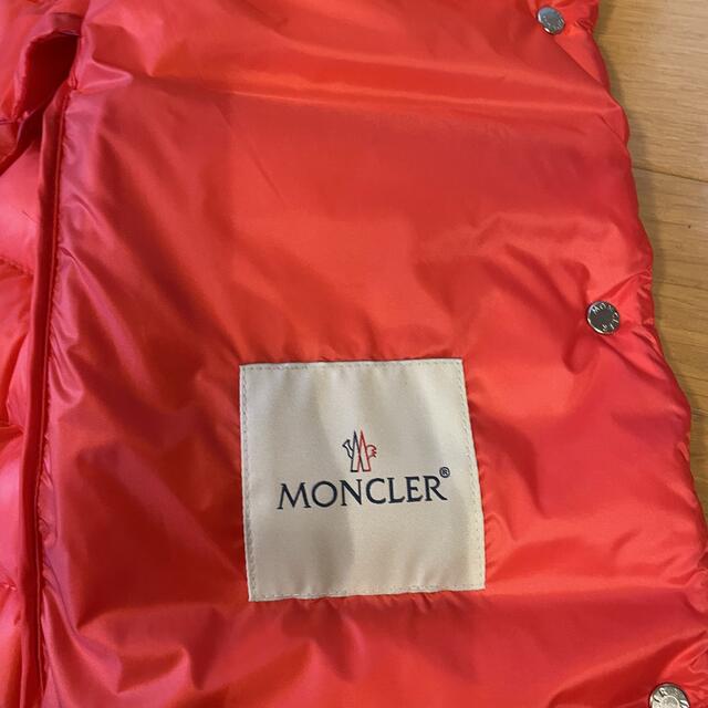 MONCLER(モンクレール)のモンクレール　ダウンベスト レディースのジャケット/アウター(ダウンベスト)の商品写真