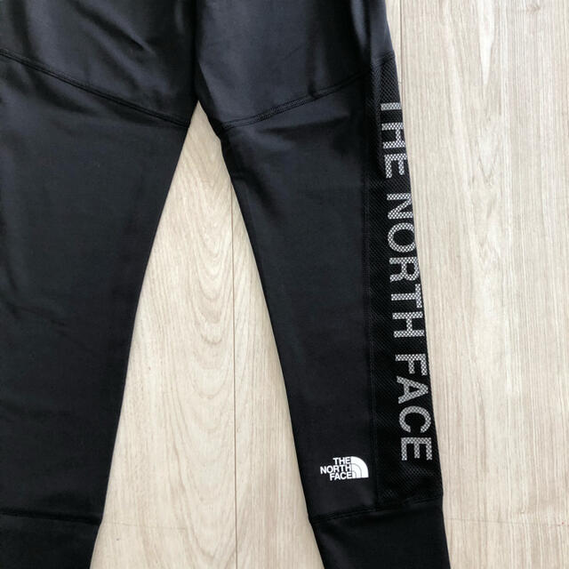 THE NORTH FACE(ザノースフェイス)の【海外限定】　ノースフェイス　レディース　トレーニング　レギンス　ブラック レディースのレッグウェア(レギンス/スパッツ)の商品写真