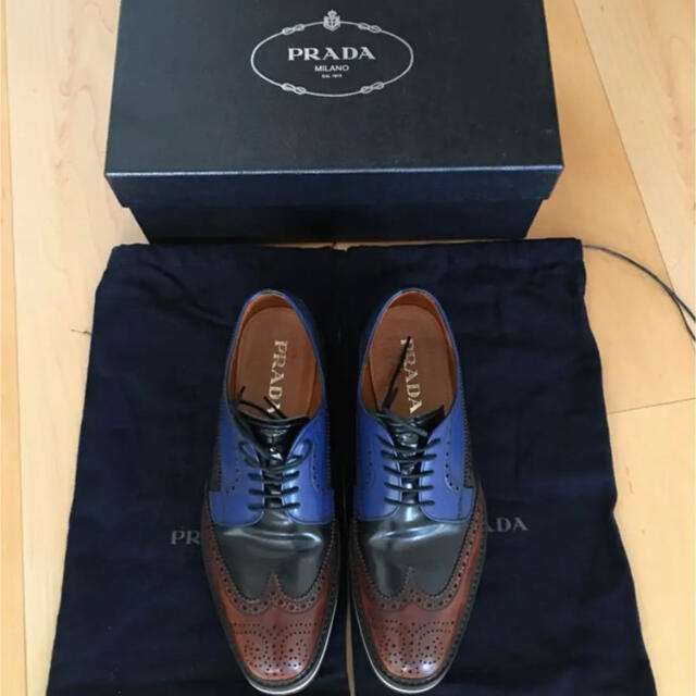 PRADA(プラダ)の専用⭐︎プラダ革靴　ウィングチップ（ブルー・ブラウン系） メンズの靴/シューズ(ドレス/ビジネス)の商品写真