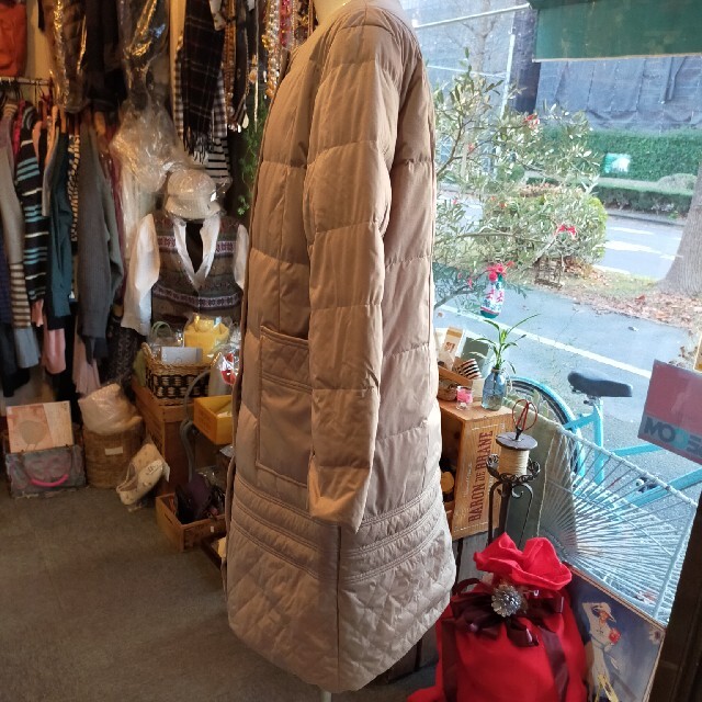 yosoou ダウンコート　3 美品 レディースのジャケット/アウター(ダウンコート)の商品写真