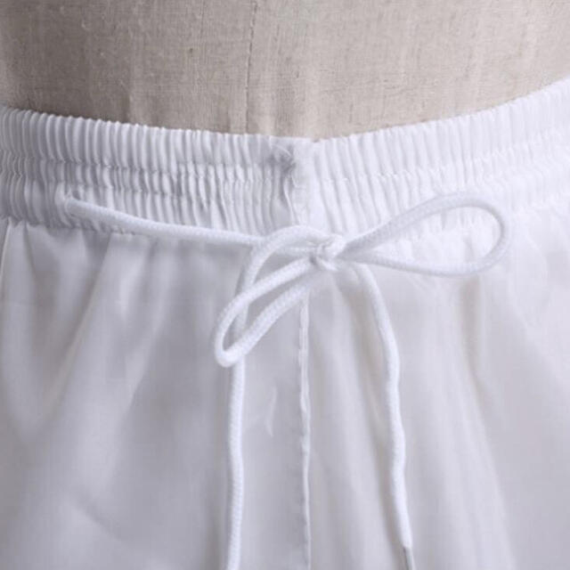 ウェディングドレスにピッタリ！ 3段フリルパニエ ボリューム　白 レディースのフォーマル/ドレス(ウェディングドレス)の商品写真