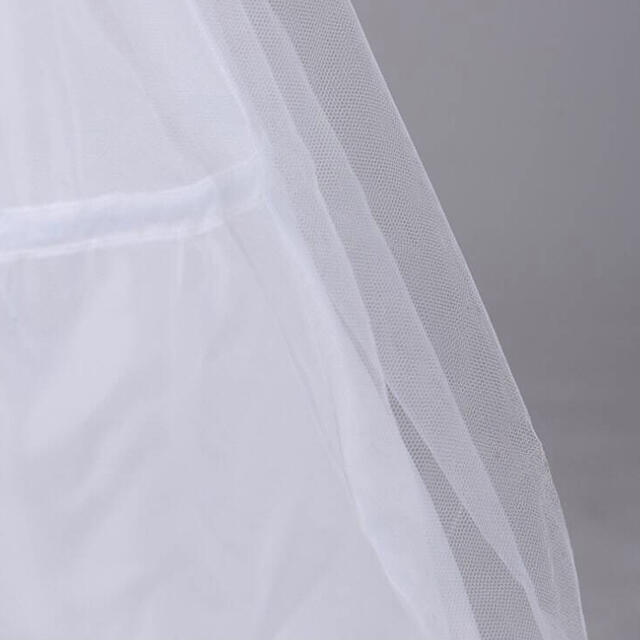 ウェディングドレスにピッタリ！ 3段フリルパニエ ボリューム　白 レディースのフォーマル/ドレス(ウェディングドレス)の商品写真