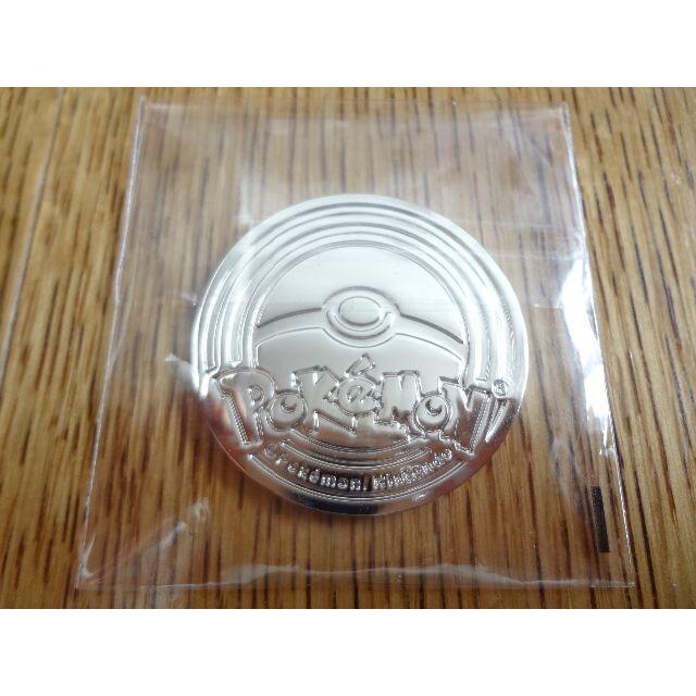 ポケモン(ポケモン)の25周年(金属製)　海外　コイン エンタメ/ホビーのトレーディングカード(カードサプライ/アクセサリ)の商品写真