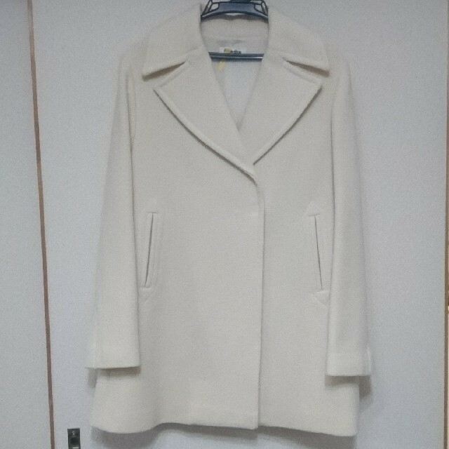 オフホワイト ハーフコート レディースのジャケット/アウター(テーラードジャケット)の商品写真