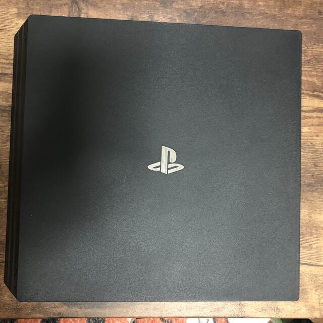 PlayStation4(プレイステーション4)のPS4Pro CUH-7200BB01 1TB エンタメ/ホビーのゲームソフト/ゲーム機本体(家庭用ゲーム機本体)の商品写真