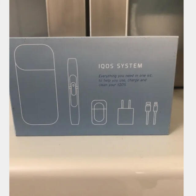 IQOS(アイコス)の【新品未開封】iQOS 2.4 Plus スターターキット ホワイト メンズのファッション小物(タバコグッズ)の商品写真