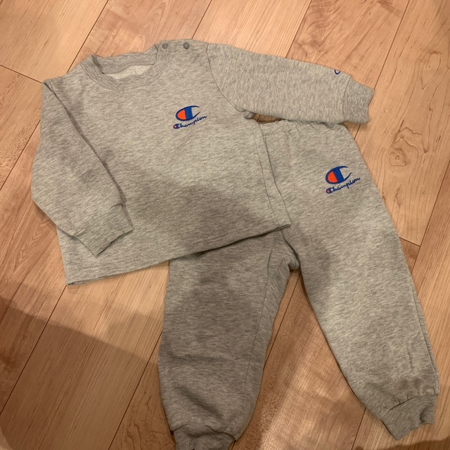 Champion(チャンピオン)のチャンピオン　スウェット　セットアップ　パジャマ　95 キッズ/ベビー/マタニティのキッズ服男の子用(90cm~)(パジャマ)の商品写真