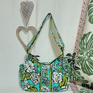 ヴェラブラッドリー(Vera Bradley)のアメリカ人女性人気ブランド　ヴェラブラッドリーレア柄さん　新品On The Go(ショルダーバッグ)