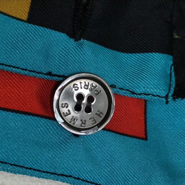 エルメス HERMES SOIES VOLANTES(大空に舞うシルク) シルクシャツ ダブルカフス 長袖シャツ シルク ブラック/マルチカラー