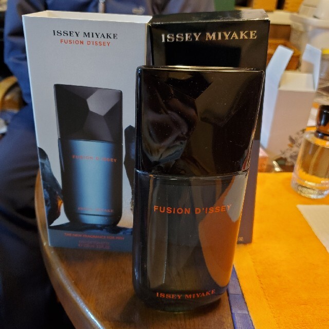 ISSEY MIYAKE(イッセイミヤケ)のイッセイミヤケ　フュージョンドゥイッセイオードトワレ100ml コスメ/美容の香水(香水(男性用))の商品写真