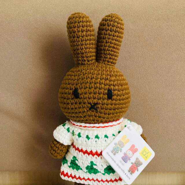 miffy(ミッフィー)のメラニーニーナジャストダッチ【クリスマスワンピース】あみぐるみ★着せ替え可 ハンドメイドのぬいぐるみ/人形(あみぐるみ)の商品写真