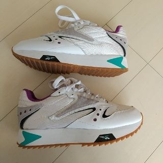 リーボック(Reebok)のReebok ボリュームスニーカー 白 美品24.0⭐️(スニーカー)