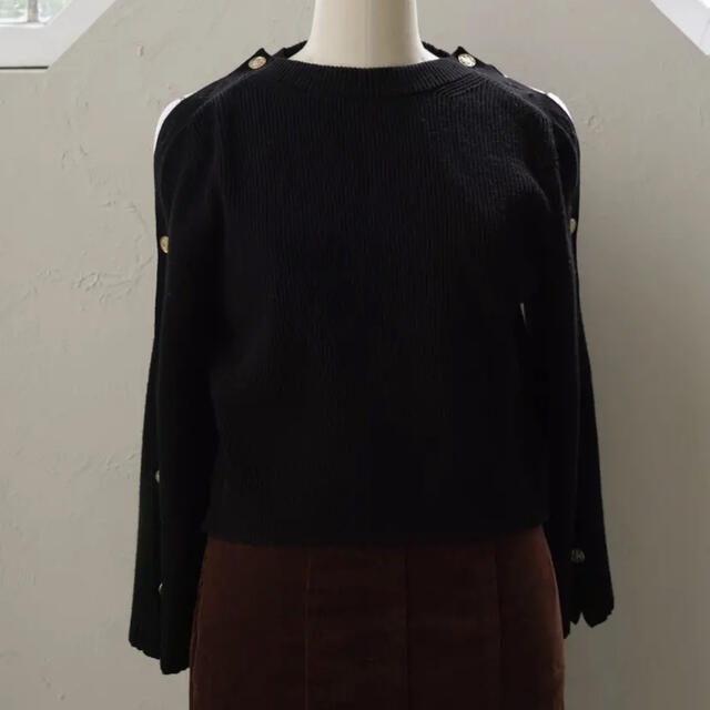 herlipto Embellished Button Ribbed Knit  レディースのトップス(ニット/セーター)の商品写真