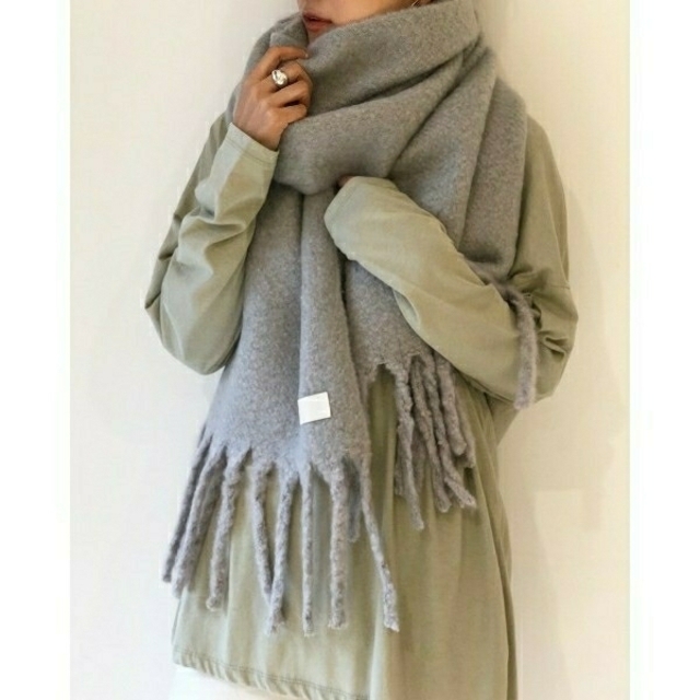 TODAYFUL(トゥデイフル)の新品 TODAYFUL Volum Knit Muffler ボリュームマフラー レディースのファッション小物(マフラー/ショール)の商品写真