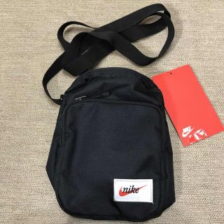 ナイキ(NIKE)のNIKE  ミニ  ショルダーバッグ（4L）(ショルダーバッグ)